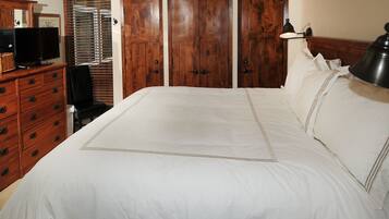 Condo, 2 Bedrooms | 2 bedrooms, laptop workspace, iron/ironing board, free WiFi