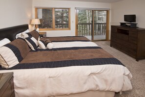1 bedroom, iron/ironing board, free WiFi, bed sheets - Townsend Place A206 1 Bedroom Condo by RedAwning (Avon)