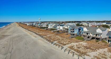 'Happy East" Oceanfront Duplex, 3 Bedrooms / 2 Bathrooms