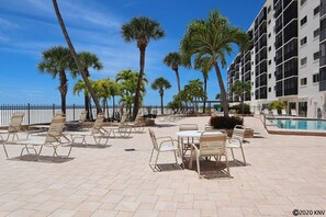 Pool - Carlos Pointe 421 - 2 Br Condo (Fort Myers Beach)