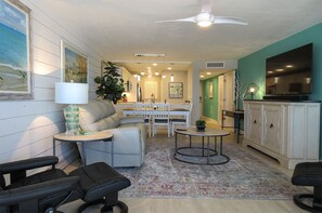 Apartment, 2 Schlafzimmer | Wohnzimmer | Fernseher