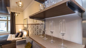 Apartamento clássico | Cozinha privada | Geladeira grande, fogão, cooktop, lava-louças