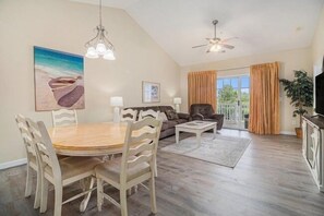 Living area - Ironwood #833 2 Bedroom Condo by RedAwning (North Myrtle Beach)