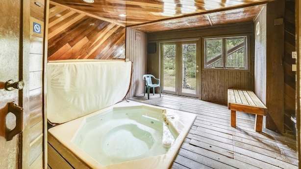 Appart'hôtel, 2 chambres | Salle de bain | Serviettes fournies