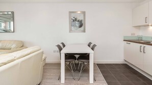 Apartment, 2 Bedrooms | In-room dining