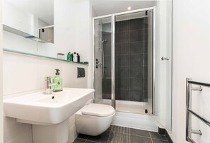 Apartment, 2 Bedrooms | Bathroom shower - Luxurious Gunwharf Quays Sunset Views (Portsmouth)