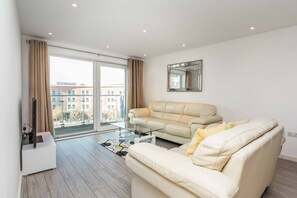Apartment, 2 Bedrooms | Living room - Luxurious Gunwharf Quays Sunset Views (Portsmouth)