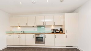 Apartment, 2 Bedrooms | Private kitchenette