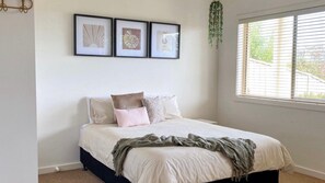 5 chambres, fer et planche à repasser, accès à Internet, literie fournie