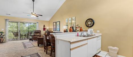 Condo, 2 Bedrooms | Dining