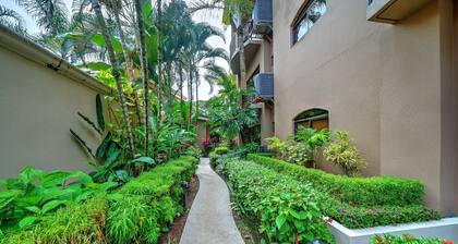 Luxus-Eigentumswohnung einen Block entfernt von Jaco Beach mit zwei Pools