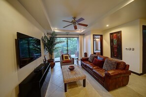 TV, peis og DVD-spiller