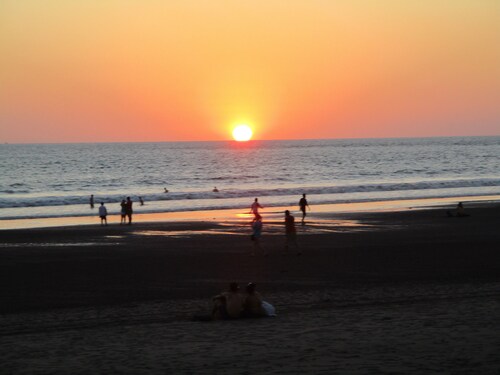 Luxury Condo a block away from Jaco Beach w/ two pools