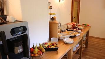 Daily buffet breakfast (EUR 8.00 per person)