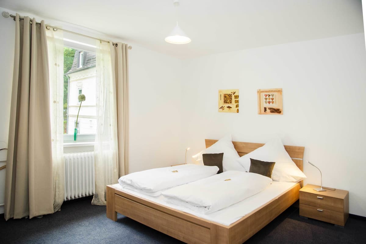 condo, 1 bedroom, non smoking, river view | hypo-allergenic bedding, individually decorated, individually furnished