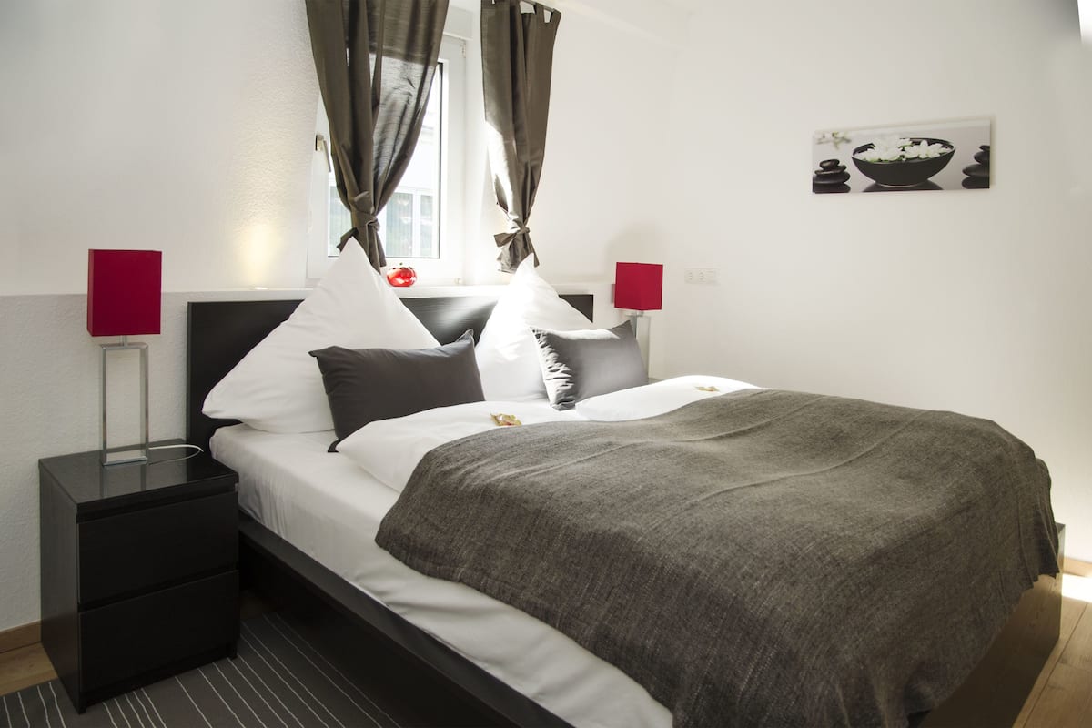 comfort apartment, 1 bedroom (kurparkblick) | hypo-allergenic bedding, individually decorated, individually furnished