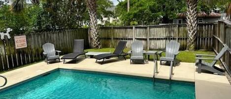 House, 5 Bedrooms | Pool