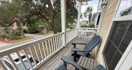 Summer's Den 5 Bedroom Home by RedAwning