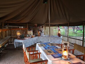 Breakfast, lunch, dinner served; local and international cuisine