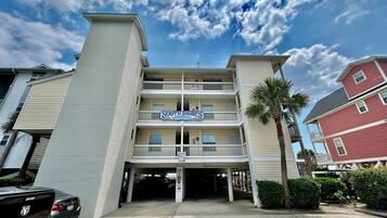 Condo, 2 Bedrooms | Exterior