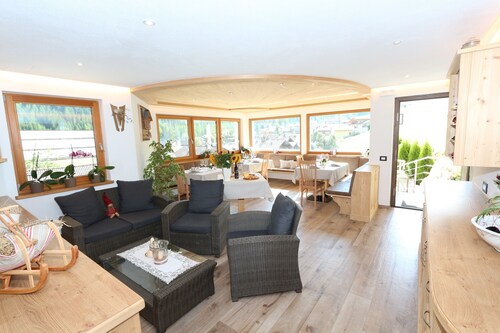 Ciasa Linda, Apartment 1 with a beautiful view of the Dolomites