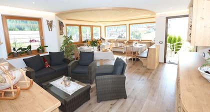 Ciasa Linda, Apartment 1 with a beautiful view of the Dolomites