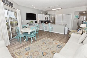 Condo, 1 Bedroom | Dining
