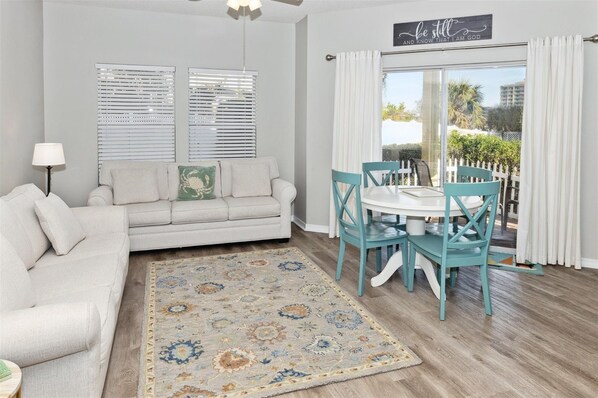 Condo, 1 Bedroom | Living area