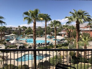 Outdoor pool - Stagecoach and Coachella Weekends 1 & 2 Festival 7 mi away (Indio)