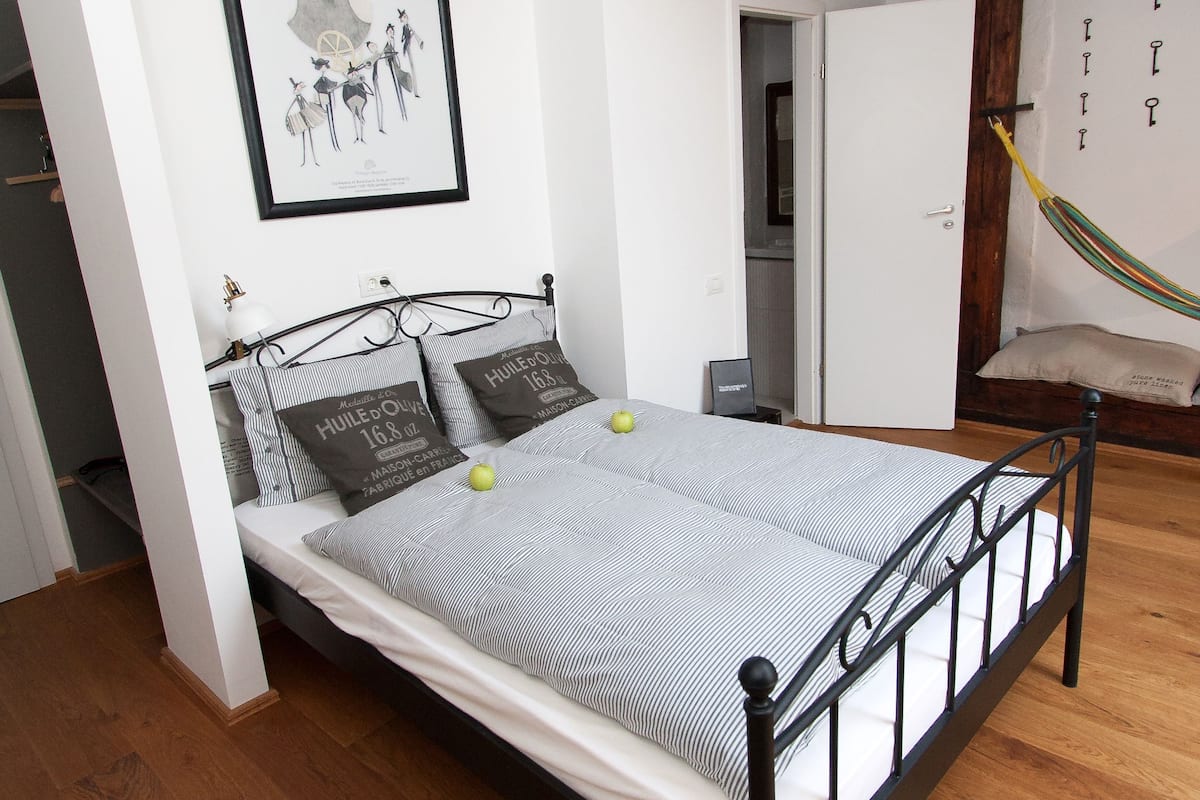 Double Room Attic | 1 Schlafzimmer, individuell dekoriert, individuell eingerichtet