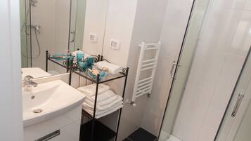 Apartment (2 rooms) | Bathroom