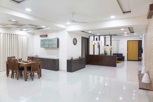 SKYLA Serviced Apartments - Lotus Pond