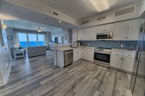 Condo, 2 Bedrooms | Private kitchen | Fridge, oven, coffee/tea maker, toaster