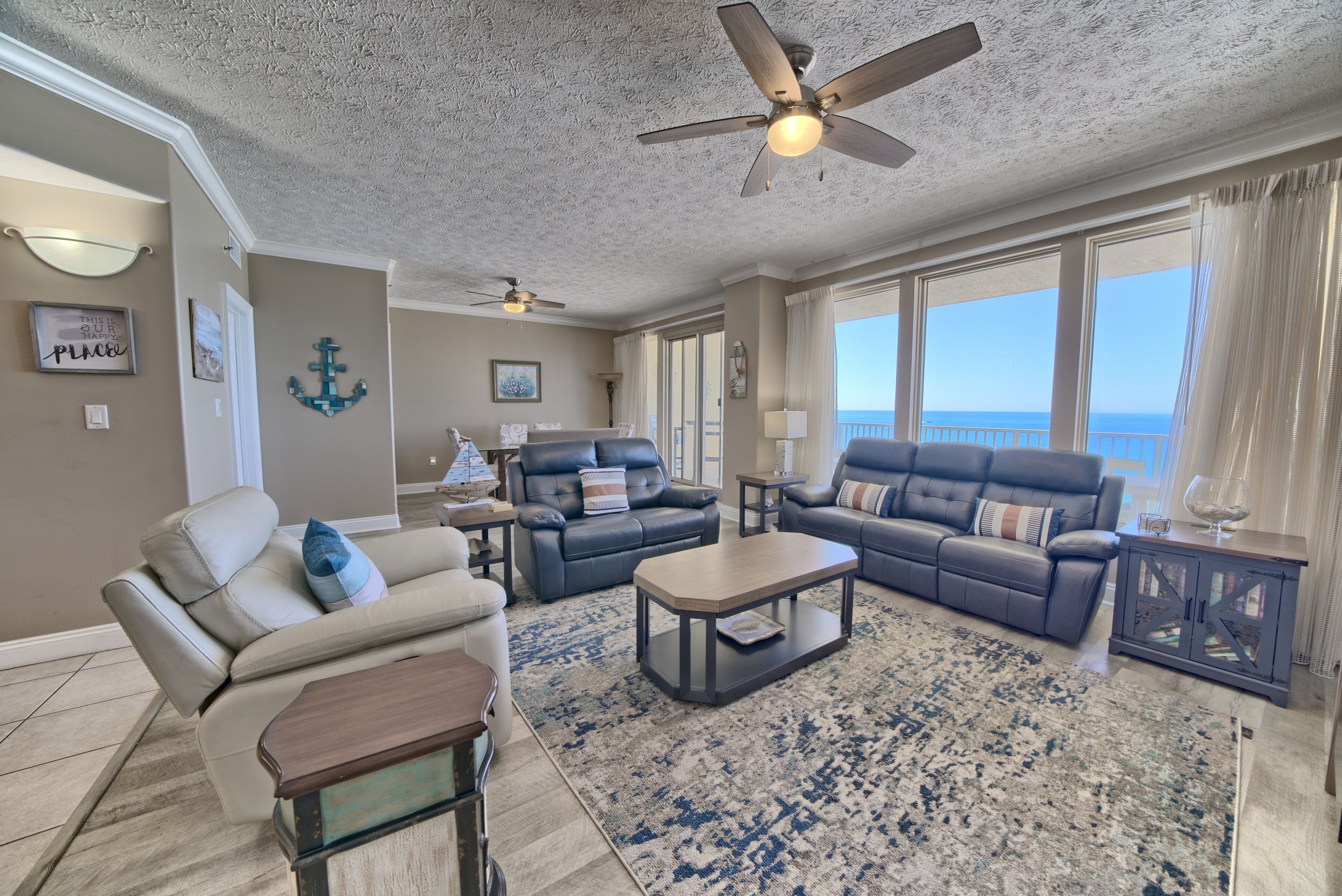 Condo, 2 Bedrooms | Living area