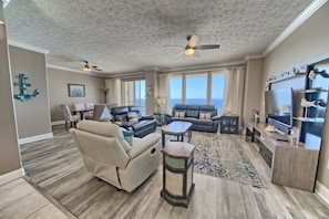 Condo, 2 Bedrooms | Living area