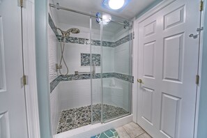 Condo, 2 Bedrooms | Bathroom | Towels - Amazing Tropical Condo with Complimentary Beach Chairs and Umbrellas - Unit 0706 by RedAwning (Panama City Beach)