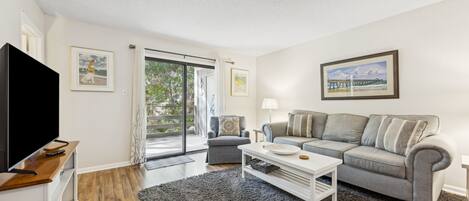 Appart'hôtel, 2 chambres | Coin séjour