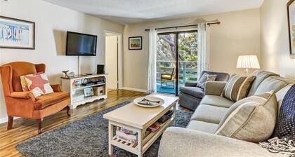 Newly Renovated Condo with Easy Access to Pool and Tennis Courts by RedAwning