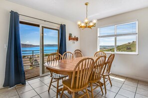 Dining - Tri-level condo w/ shared pool, hot tub, sports courts, & views of Bear Lake (Garden City)