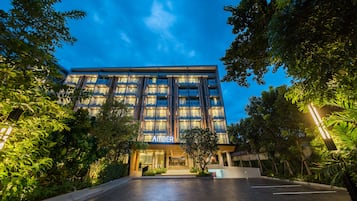 Pintu masuk properti