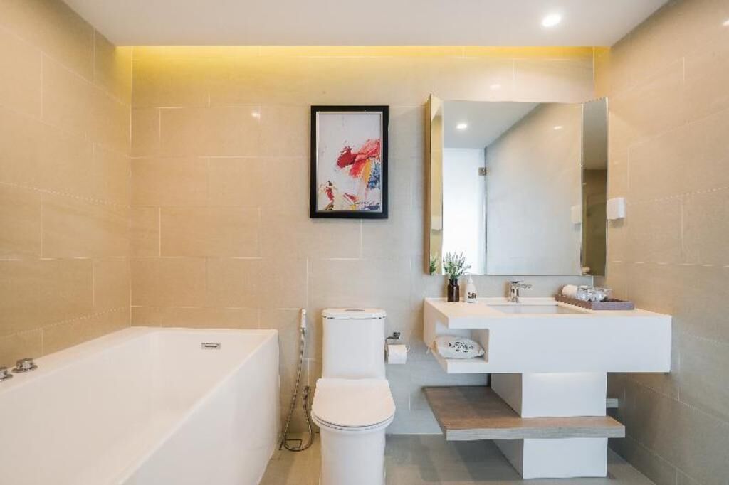 욕실 | 무료 세면용품, 헤어드라이어, 슬리퍼, 타월