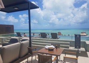 2 outdoor pools, pool umbrellas, pool loungers - Holandas Prime (João Pessoa)