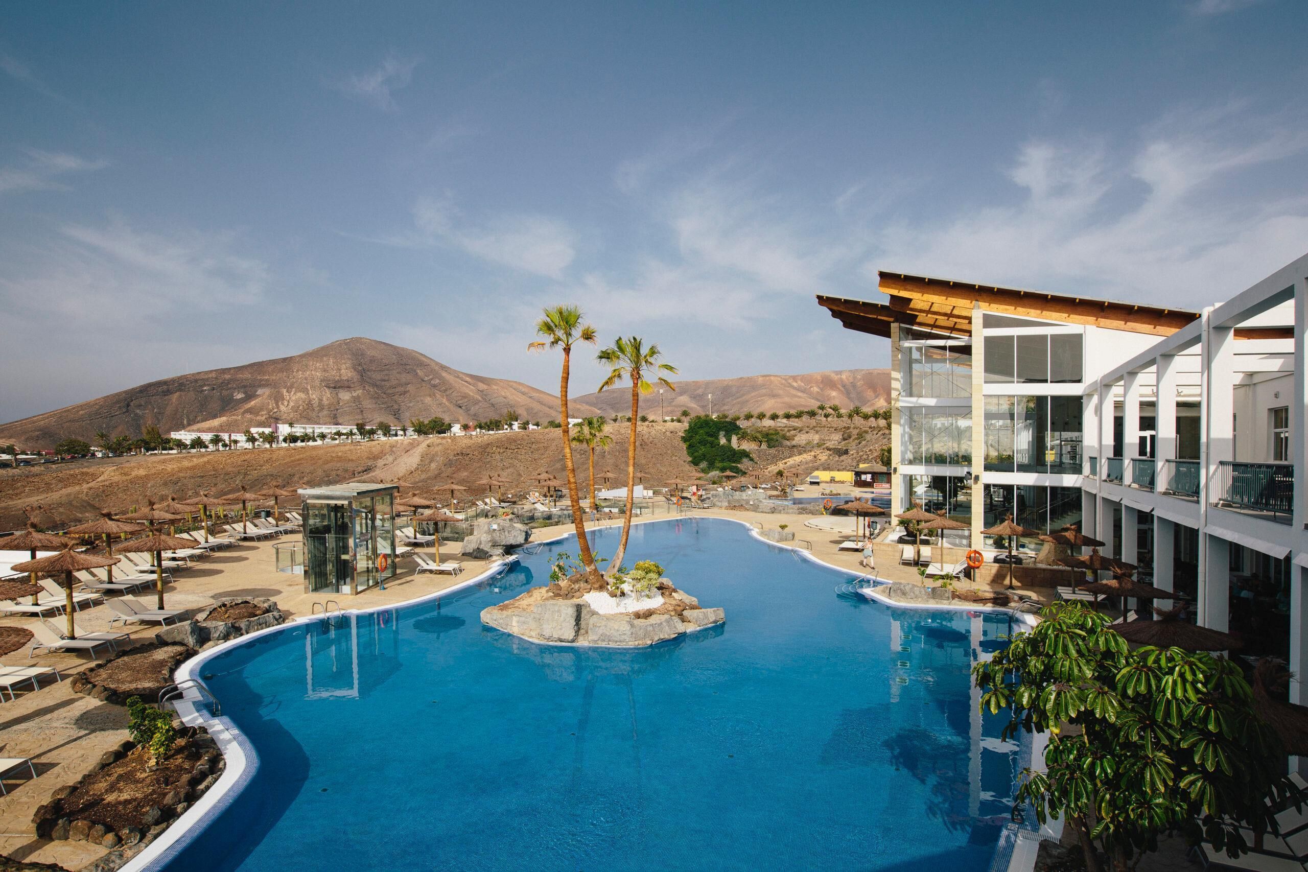 Indoor pool, 3 outdoor pools, pool umbrellas, sun loungers