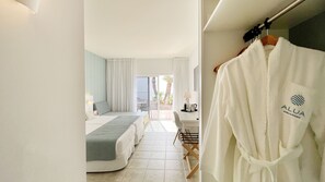 Desk, blackout curtains, free WiFi, bed sheets - Alua Village Fuerteventura (Pajara)