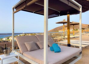Indoor pool, 3 outdoor pools, pool umbrellas, pool loungers