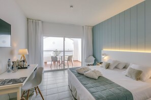 Desk, blackout curtains, free WiFi, bed sheets