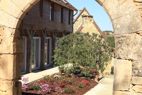 accès au gîte par l'arche