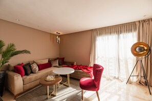 109 cmのテレビ (デジタル放送視聴可)