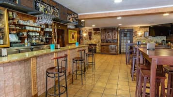 Bar (en el alojamiento)