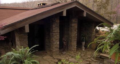 Azalea Falls Lodge - Upper Buffalo River Ozark Getaway